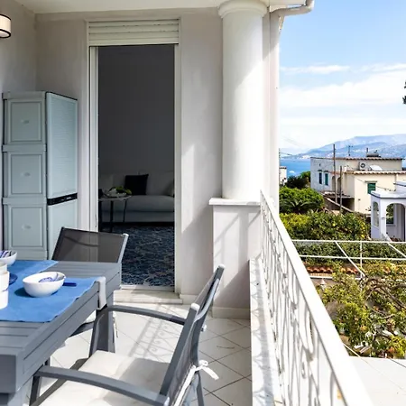 Maison Blue *