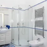 Maison Blue *