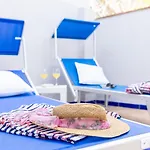Maison Blue アパート