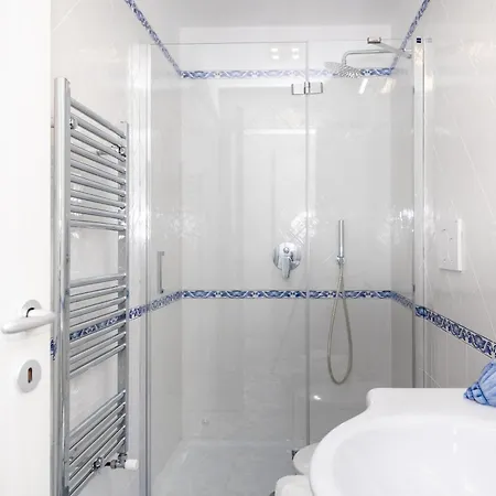 Maison Blue * カプリ