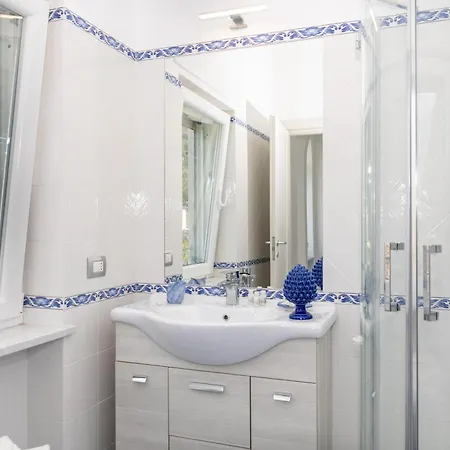 Maison Blue アパート *