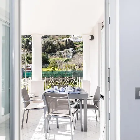 Maison Blue * Capri