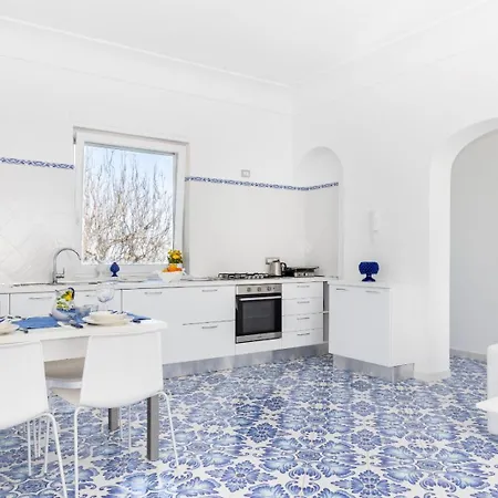 Maison Blue Apartment *
