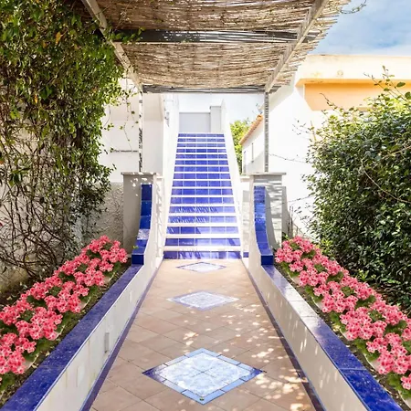 Maison Blue Capri