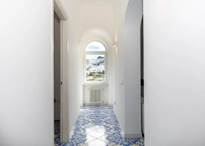 Maison Blue Daire Capri