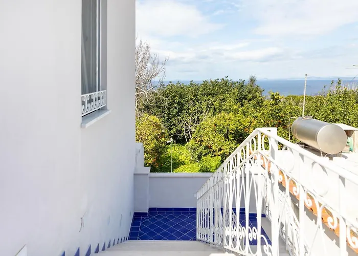 Maison Blue Daire Capri